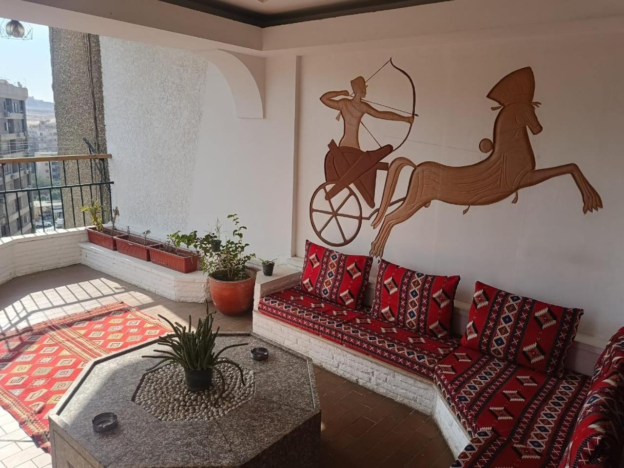 Pyramids Nights Hostel Kafret el-Gabal Exteriér fotografie